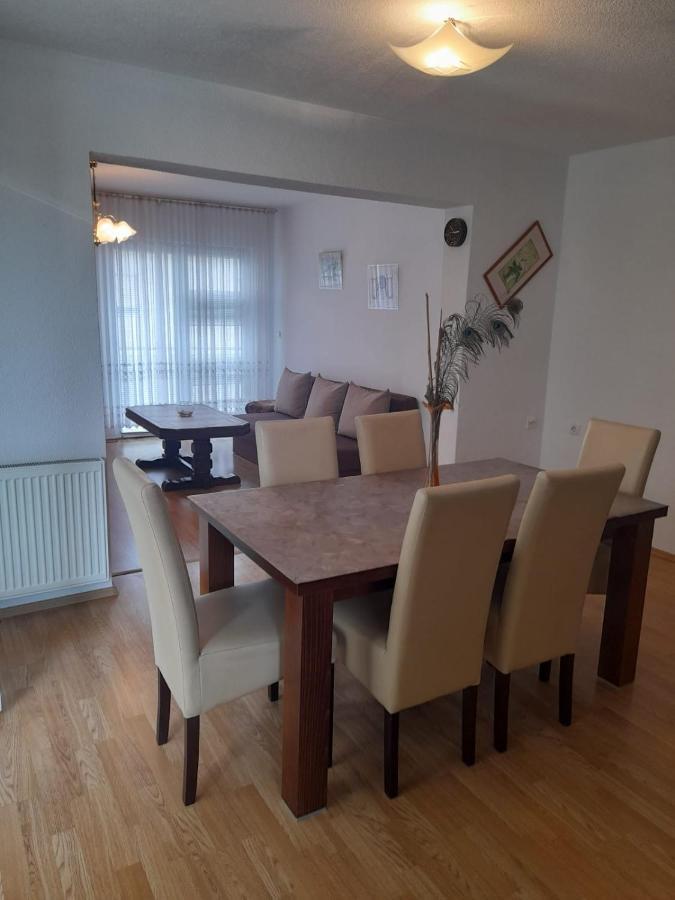 Apartman Sana Lux Apartamento Sanski Most Exterior foto